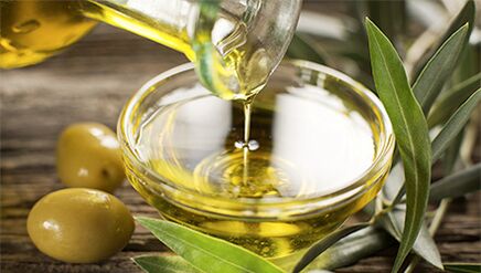 Olivový olej je dôležitým produktom v dennom menu stredomorskej stravy. 