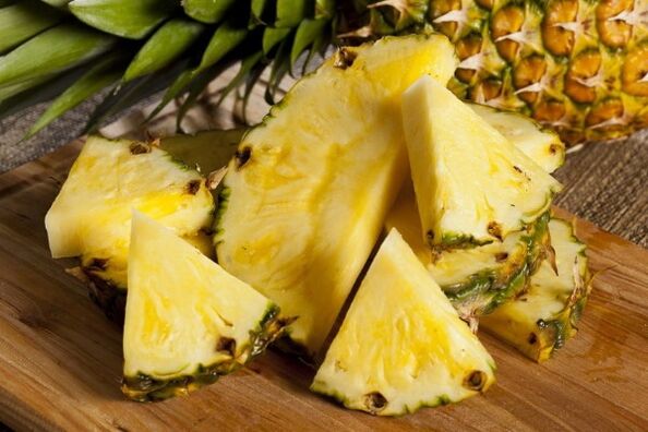Ananás v smoothie pomôže prečistiť organizmus a posilniť imunitný systém. 